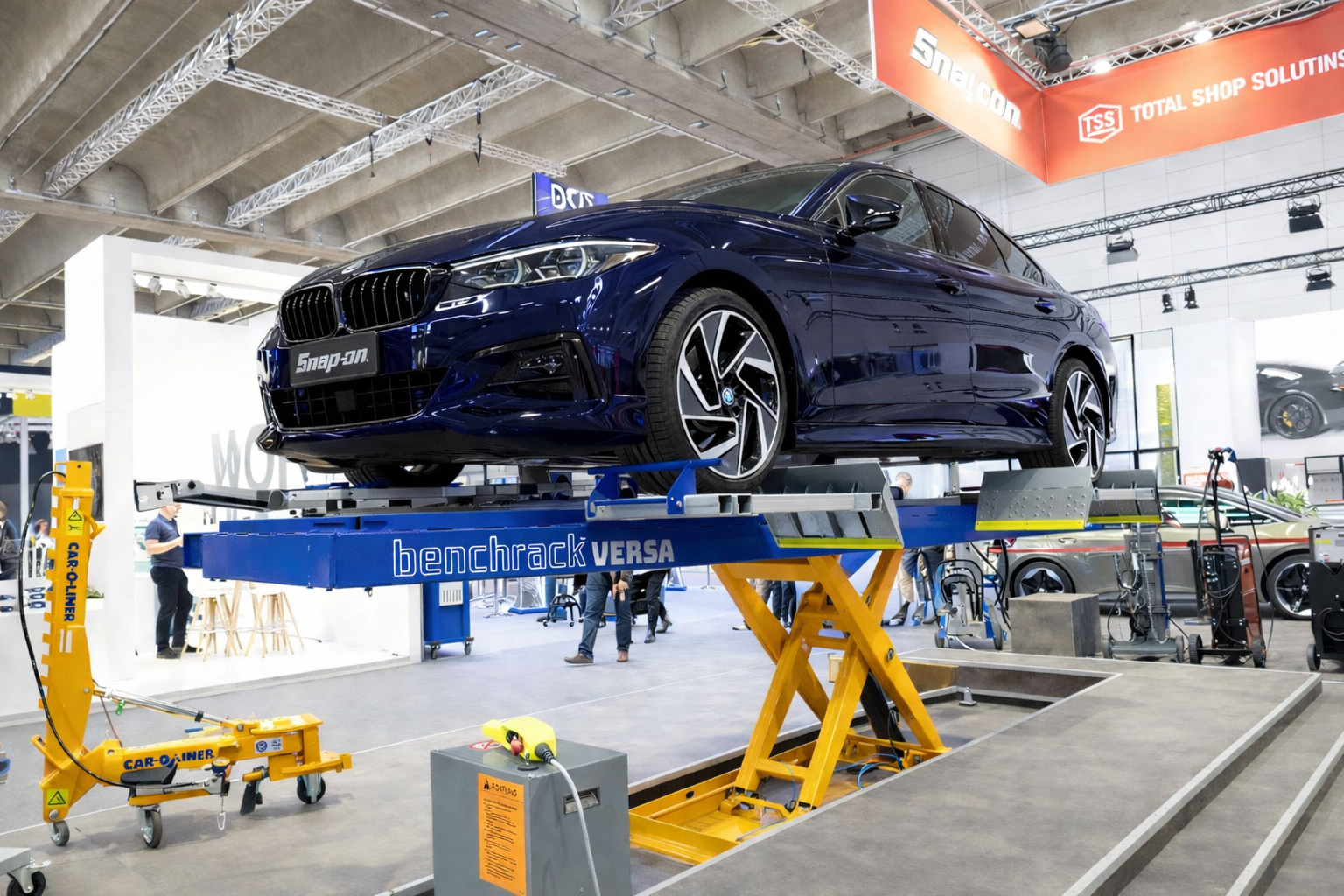 a car on Benchrack Versa lifted off the ground